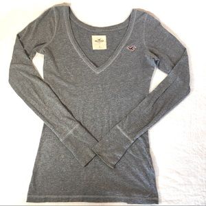 Hollister Grey Long sleeve V-Neck Size Small